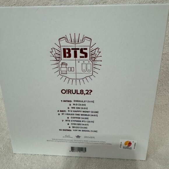 BTS: O!RUL8,2? Album - Picture 2 of 6
